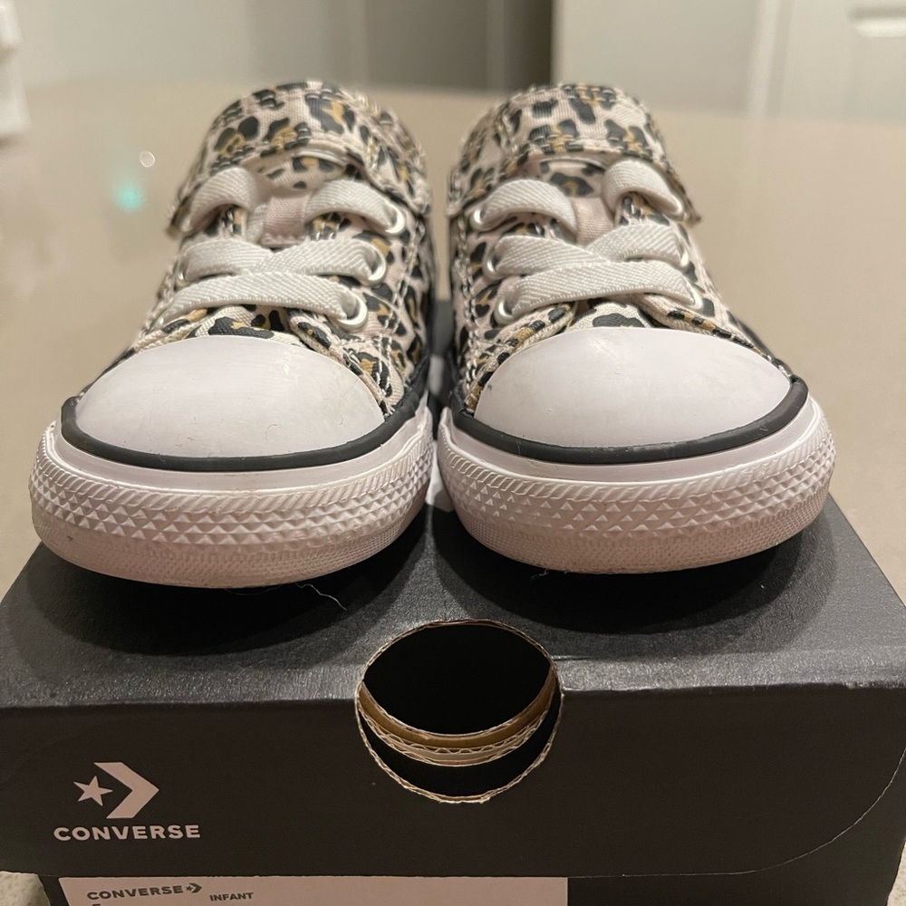 Converse Cheetah toddler girls size 5